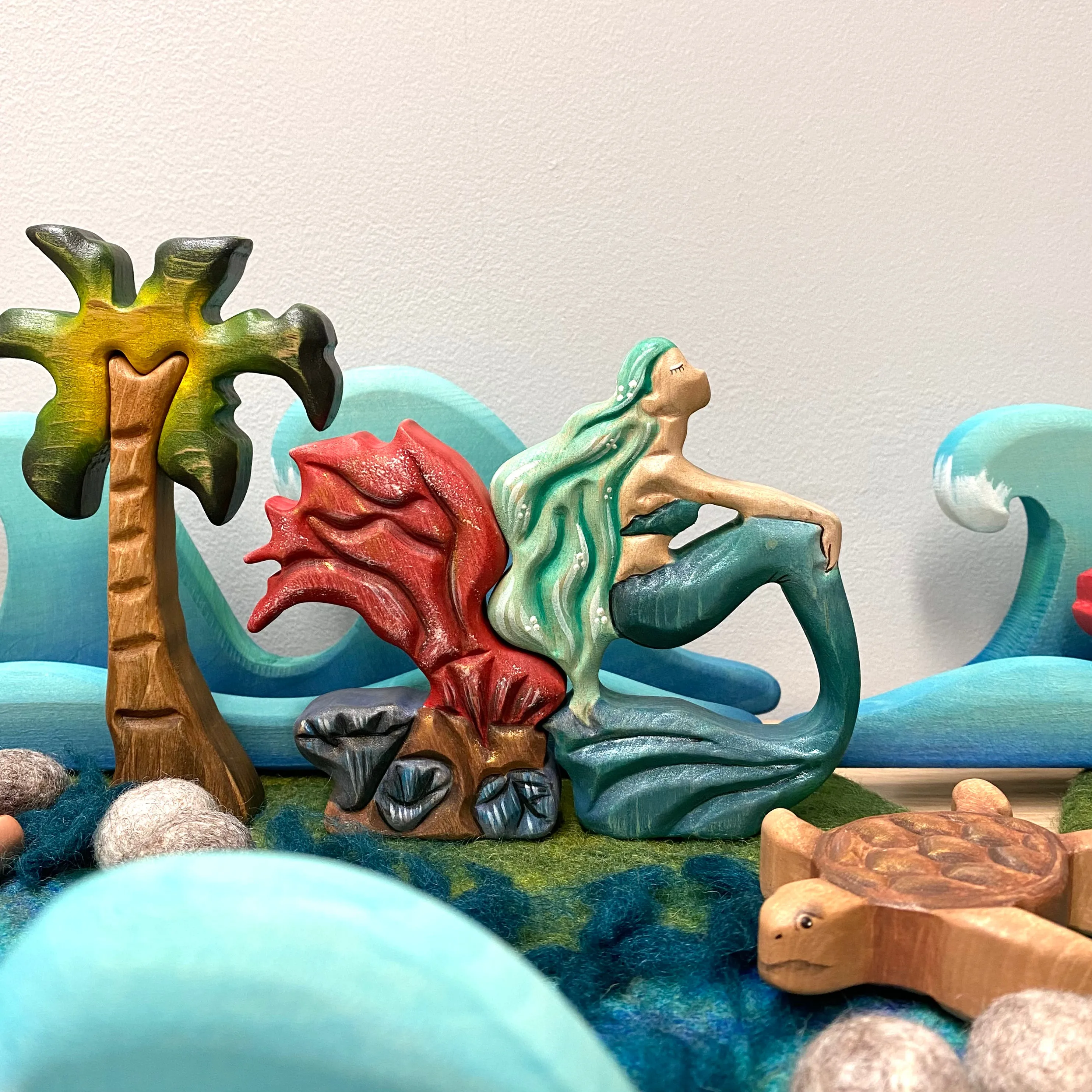 Wooden Mermaid With Coral Set